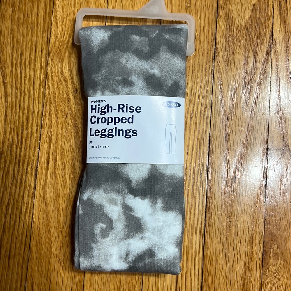 Old Navy High Rise Cropped Leggings